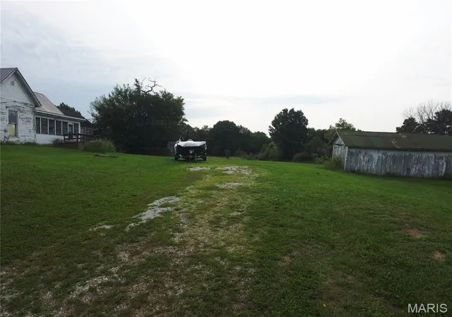 3rd image of 322 And 318 Palmyra St, Perry, MO 63462 | MLS# MIS26051302