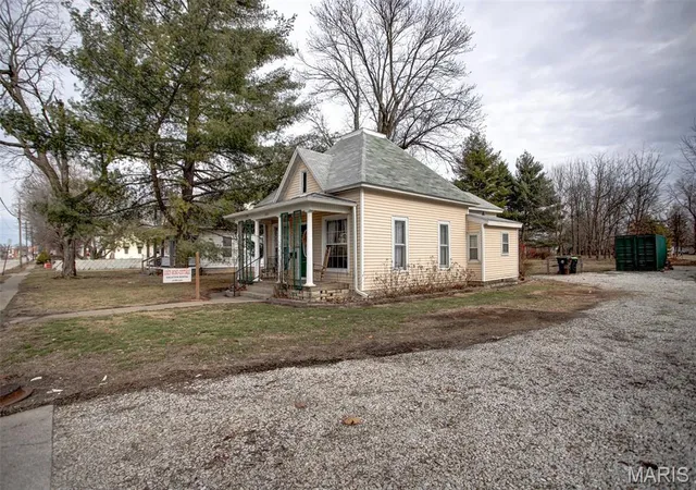 3rd image of 360 S Main St, White Hall, IL 62092 | MLS# MIS26051305
