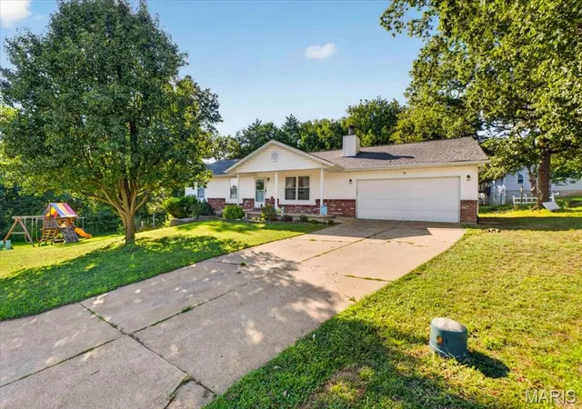 2nd image of 14 Arlington Oaks Dr, Cedar Hill, MO 63016 | MLS# MIS26051316