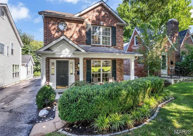 Photo 1 of Sale Pending at 7621 Lindbergh Dr, Saint Louis, MO 63117 | MLS# MIS26051318 | Listing updated on 2026-08-23
