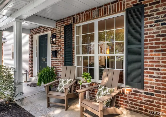 Photo 2 of Sale Pending at 7621 Lindbergh Dr, Saint Louis, MO 63117 | MLS# MIS26051318 | Listing updated on 2026-08-23