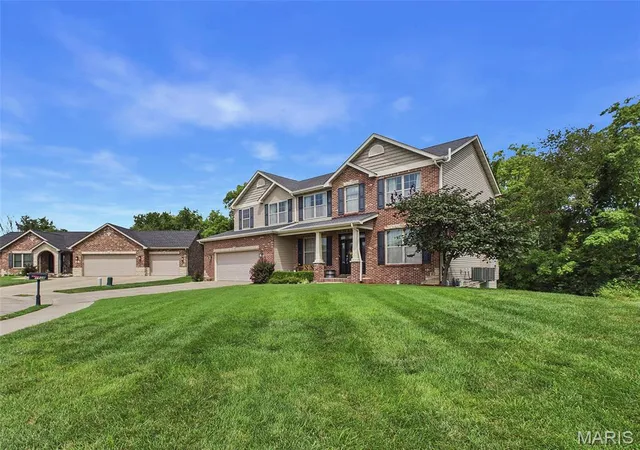 Photo 2 of Single family home for sale at 1408 Clifton Way Ct, O Fallon, IL 62269 | MLS# MIS26051323 | Listing updated on 2026-09-21