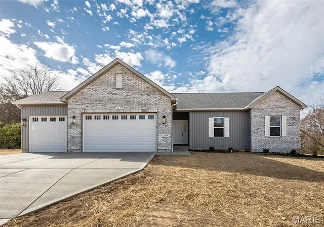 Photo 1 of Single family home for sale at 171 Sydnorville, Troy, MO 63379 | MLS# MIS26051326 | Listing updated on 2026-09-14