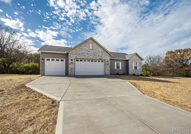 Photo 3 of Single family home for sale at 171 Sydnorville, Troy, MO 63379 | MLS# MIS26051326 | Listing updated on 2026-09-14