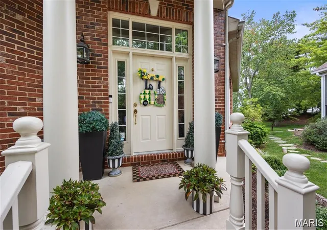 Photo 2 of Sale Pending at 3929 Courtyard Pl Dr, Saint Louis, MO 63127 | MLS# MIS26051341 | Listing updated on 2026-08-17