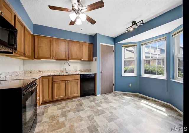 Photo 4 of Townhouse for sale at 1341 Snapdragon Ct, St Louis, MO 63146 | MLS# MIS26051346 | Listing updated on 2026-08-27