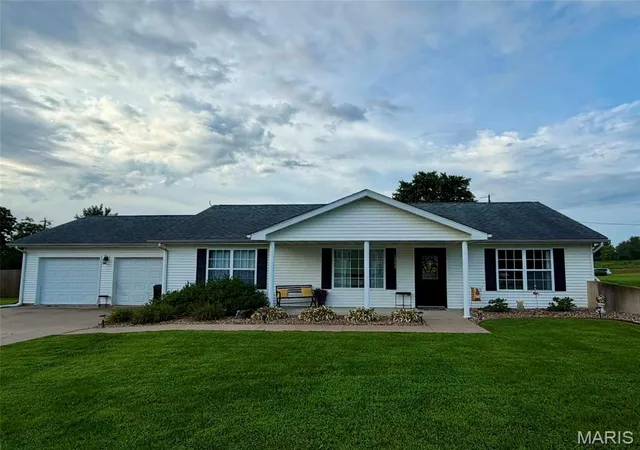 Photo 2 of Single family home for sale at 56429 Turner Acres Pl, New London, MO 63459 | MLS# MIS26051360 | Listing updated on 2026-09-03
