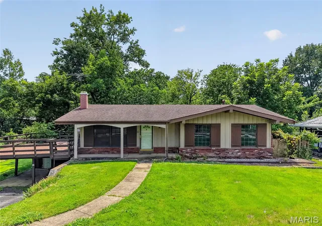 1st image of 11104 Schuetz Rd, Saint Louis, MO 63146 | MLS# MIS26051364