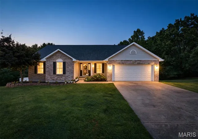 2nd image of 5425 Hyfield Oaks Rd, De Soto, MO 63020 | MLS# MIS26051371