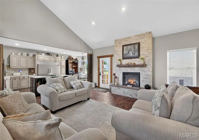 4th image of 1504 M- East 15Th St, Mountain Grove, MO 65711 | MLS# MIS26051378