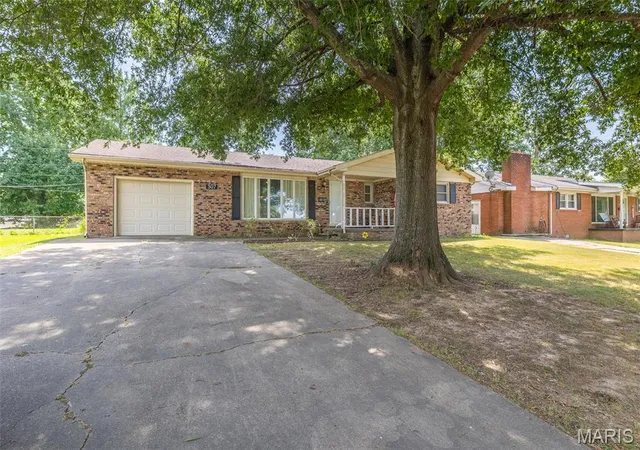 2nd image of 307 Boucher St, Dexter, MO 63841 | MLS# MIS26051379