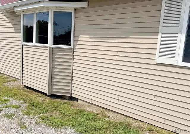 Photo 3 of Single family home for sale at 110 N Jefferson Ave, Millstadt, IL 62260 | MLS# MIS26051380 | Listing updated on 2026-09-06