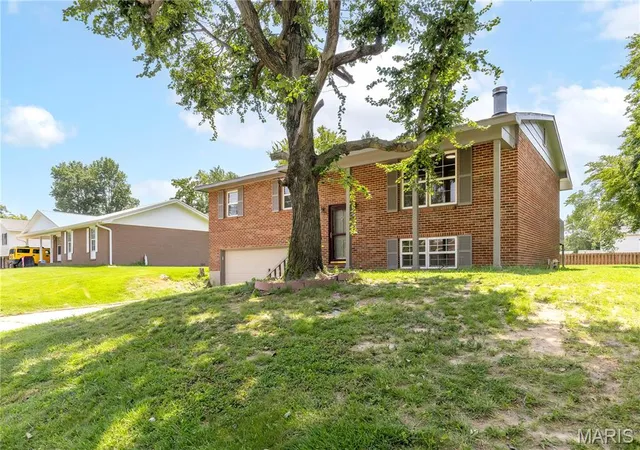 2nd image of 853 Cambridge Dr, Sikeston, MO 63801 | MLS# MIS26051383