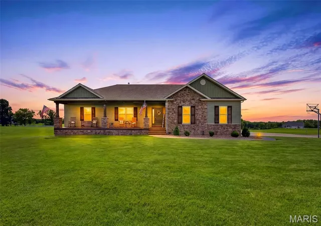 1st image of 2 Condor Ridge Ct, Silex, MO 63377 | MLS# MIS26051388