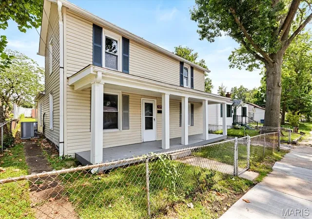 Photo 2 of Single family home for sale at 1292 Purcell Ave, Saint Louis, MO 63133 | MLS# MIS26051392 | Listing updated on 2026-10-14