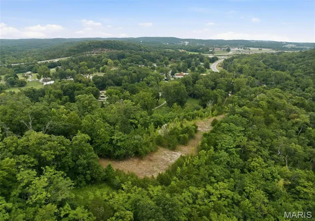 5th image of 18540 Fox Creek Forest Dr, Eureka, MO 63069 | MLS# MIS26051394