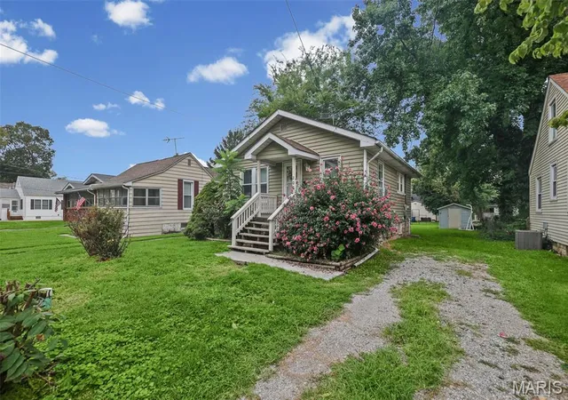 Photo 3 of Single family home for sale at 206 Mather St, Alton, IL 62002 | MLS# MIS26051397 | Listing updated on 2026-10-04