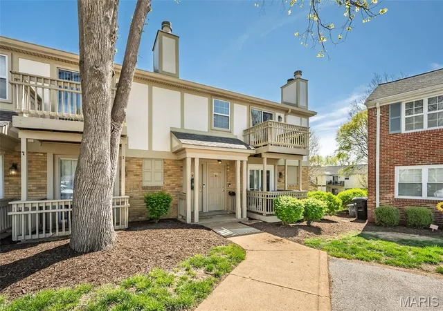 2nd image of 1450 Bluebird Ter, Saint Louis, MO 63144 | MLS# MIS26051405