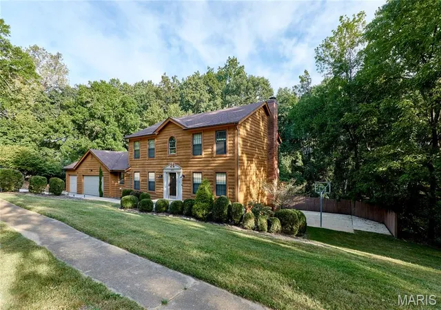 Photo 2 of Single family home for sale at 1921 Wolfcreek Pass Ct, Wildwood, MO 63011 | MLS# MIS26051412 | Listing updated on 2026-09-13