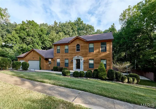 Photo 3 of Single family home for sale at 1921 Wolfcreek Pass Ct, Wildwood, MO 63011 | MLS# MIS26051412 | Listing updated on 2026-09-13
