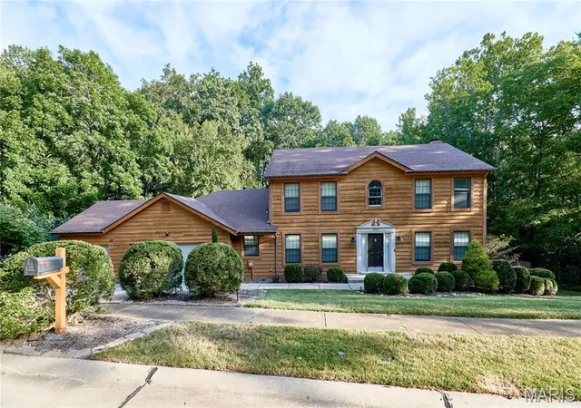 Photo 3 of Single family home for sale at 1921 Wolfcreek Pass Ct, Wildwood, MO 63011 | MLS# MIS26051412 | Listing updated on 2026-09-13