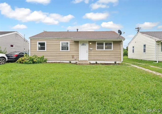1st image of 25 Briarcliff Dr, Granite City, IL 62040 | MLS# MIS26051413