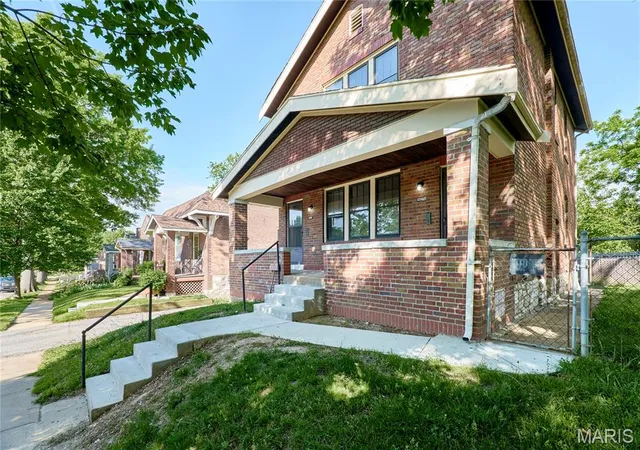 Photo 3 of Multi family home for sale at 5021 Ray Ave, Saint Louis, MO 63116 | MLS# MIS26051414 | Listing updated on 2026-09-22
