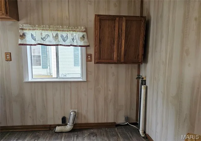 Photo 3 of Single family home for sale at 413 E Broadway St, Sparta, IL 62286 | MLS# MIS26051421 | Listing updated on 2026-08-20