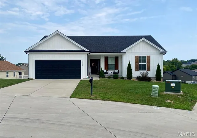 1st image of 2204 Grit Ct, Washington, MO 63090 | MLS# MIS26051429