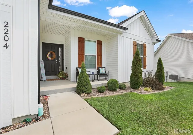 2nd image of 2204 Grit Ct, Washington, MO 63090 | MLS# MIS26051429