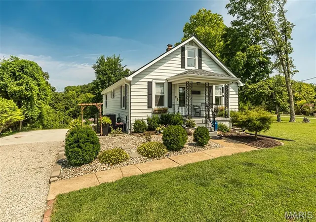 Photo 2 of Single family home for sale at 17723 Mueller Rd, Wildwood, MO 63038 | MLS# MIS26051439 | Listing updated on 2026-08-16