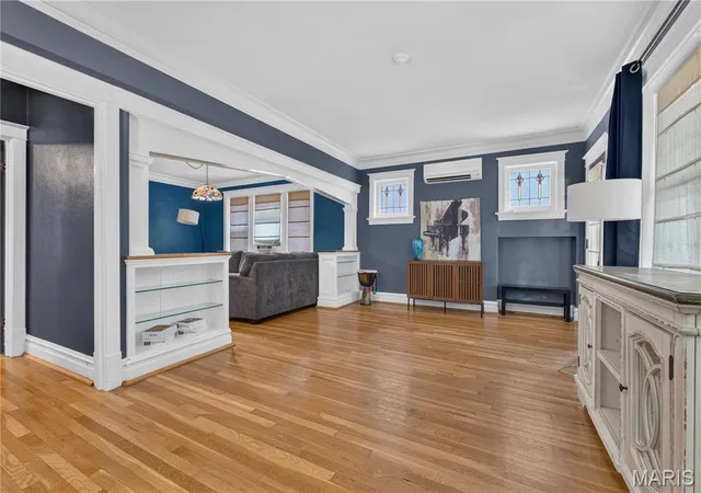 Photo 4 of Single family home for sale at 3651 Dover Pl, Saint Louis, MO 63116 | MLS# MIS26051451 | Listing updated on 2026-08-31