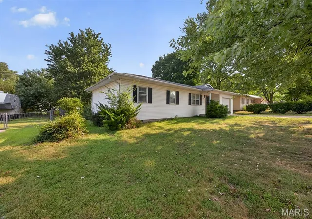 Photo 2 of Single family home for sale at 617 Willow Ln, Lebanon, MO 65536 | MLS# MIS26051458 | Listing updated on 2026-08-15