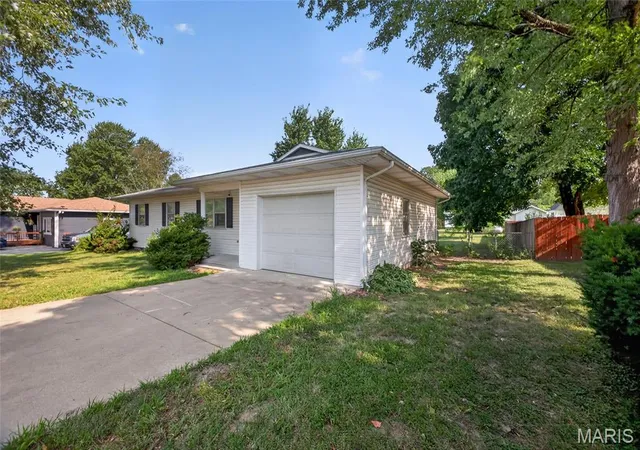 Photo 3 of Single family home for sale at 617 Willow Ln, Lebanon, MO 65536 | MLS# MIS26051458 | Listing updated on 2026-08-15