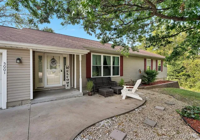 Photo 2 of Sale Pending at 5001 Melanie Wilkes Ln, Villa Ridge, MO 63089 | MLS# MIS26051465 | Listing updated on 2026-09-02
