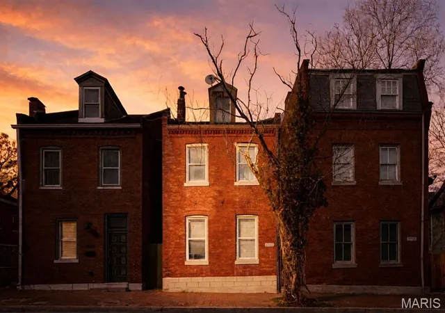 3rd image of 1007 Allen Ave, Saint Louis, MO 63104 | MLS# MIS26051468