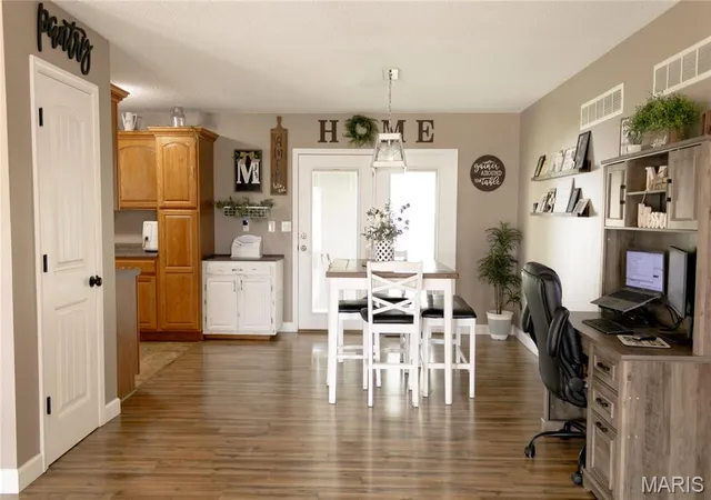 5th image of 305 W Hillside Dr, Farmington, MO 63640 | MLS# MIS26051471