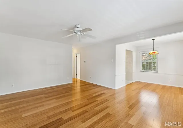 3rd image of 624 Candleberry Ct, Kirkwood, MO 63122