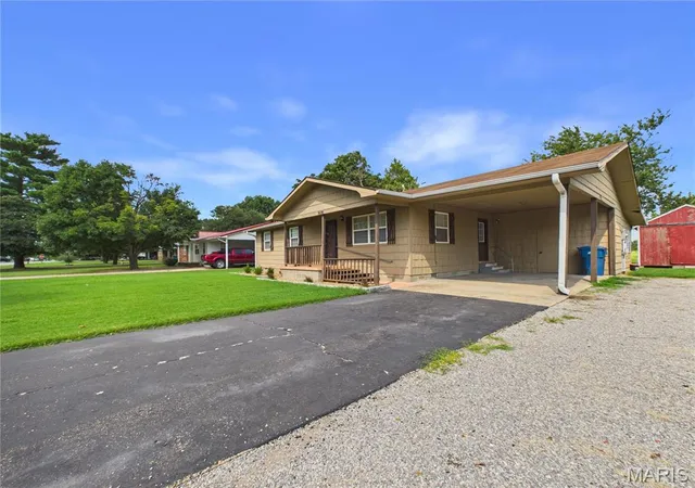 Photo 2 of Single family home for sale at 1608 Sidney St, Malden, MO 63863 | MLS# MIS26051478 | Listing updated on 2026-08-12