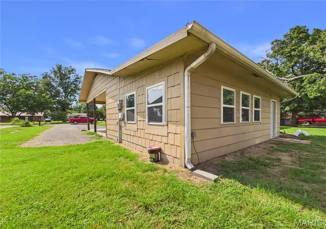 Photo 4 of Single family home for sale at 1608 Sidney St, Malden, MO 63863 | MLS# MIS26051478 | Listing updated on 2026-08-12
