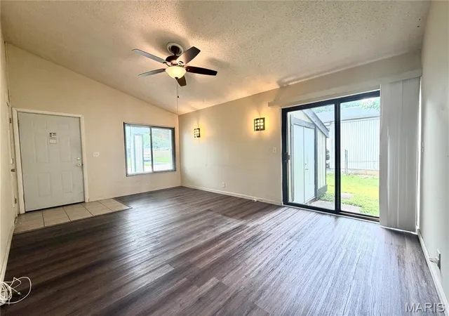 Photo 3 of Sale Pending at 3273 Green Pasture Dr, Florissant, MO 63031 | MLS# MIS26051483 | Listing updated on 2026-08-24