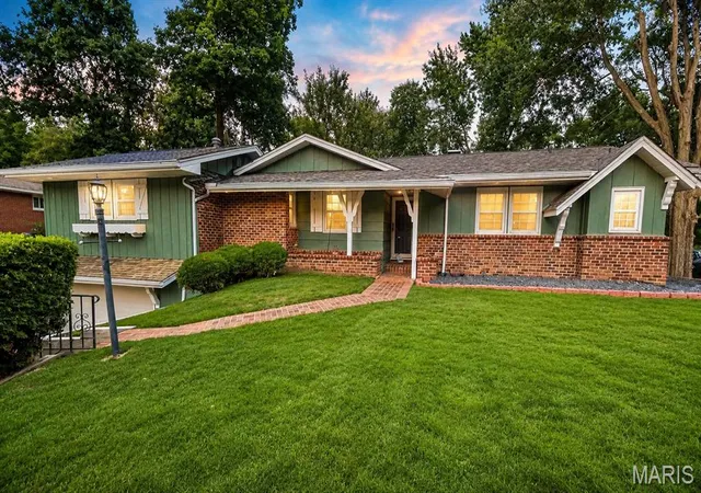 Photo 1 of Single family home for sale at 133 Country Club, Belleville, IL 62223 | MLS# MIS26051485 | Listing updated on 2026-09-03
