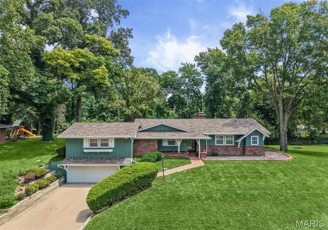 4th image of 133 Country Club, Belleville, IL 62223 | MLS# MIS26051485