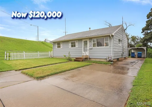 Photo 1 of Single family home for sale at 2 Briarcliff Dr, Granite City, IL 62040 | MLS# MIS26051486 | Listing updated on 2026-08-31