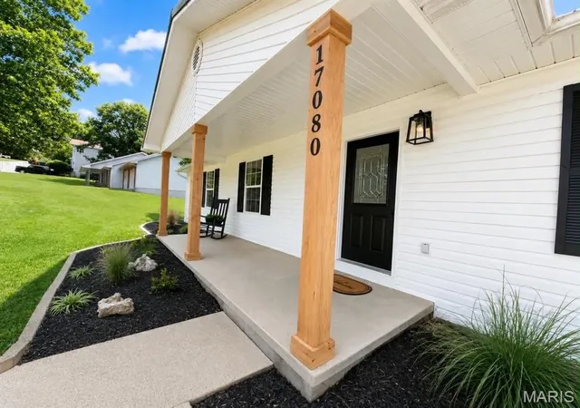 Photo 3 of Single family home for sale at 17080 Lensman Rd, Saint Robert, MO 65584 | MLS# MIS26051488 | Listing updated on 2026-08-12