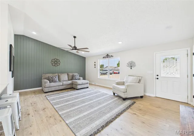 Photo 4 of Sale Pending at 17080 Lensman Rd, Saint Robert, MO 65584 | MLS# MIS26051488 | Listing updated on 2026-10-07
