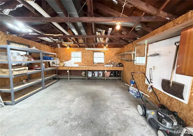 Photo 50 of Sale Pending at 554 Mildred Ave, Wood River, IL 62095 | MLS# MIS26051489 | Listing updated on 2026-09-07