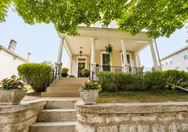 Photo 3 of Single family home for sale at 418 Prospect St, Alton, IL 62002 | MLS# MIS26051490 | Listing updated on 2026-09-13