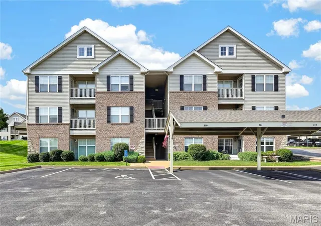 Photo 1 of Sale Pending at 313 Bramblett Hls, O Fallon, MO 63366 | MLS# MIS26051494 | Listing updated on 2026-09-22