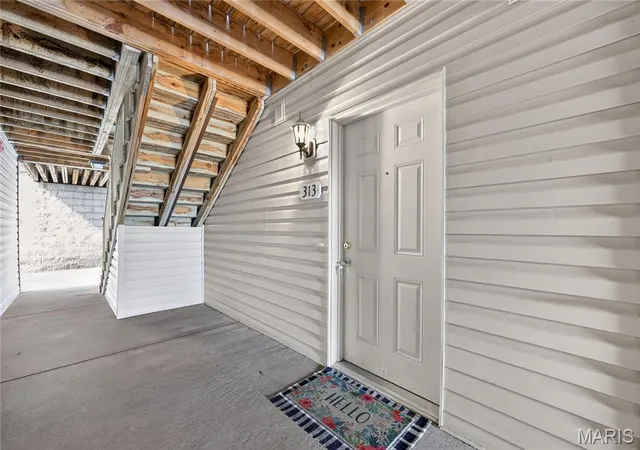 Photo 3 of Sale Pending at 313 Bramblett Hls, O Fallon, MO 63366 | MLS# MIS26051494 | Listing updated on 2026-09-22